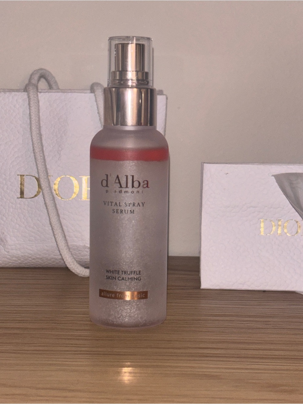 Alba Vital Spray Serum — White with Red Accent